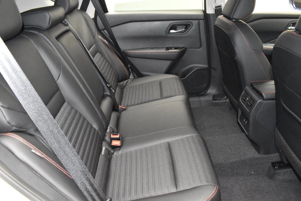New 2026 Nissan Rogue SV AWD/4WD image 29