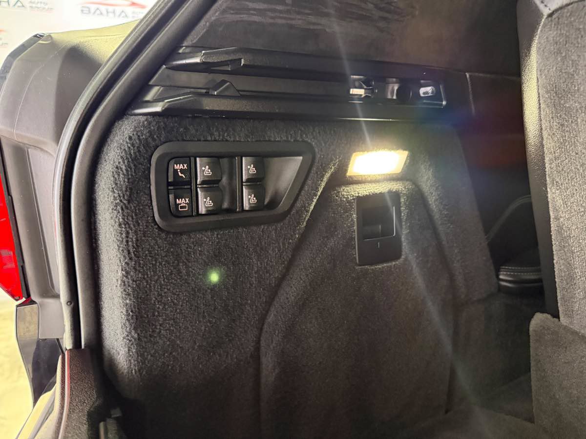 Used 2022 BMW X7 xDrive40i w/ M Sport Package AWD/4WD image 44