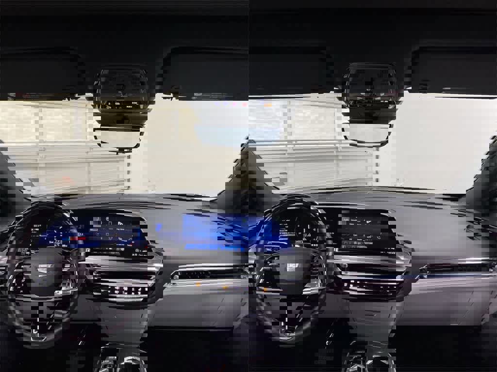 Certified 2024 Cadillac Lyriq Luxury image 14