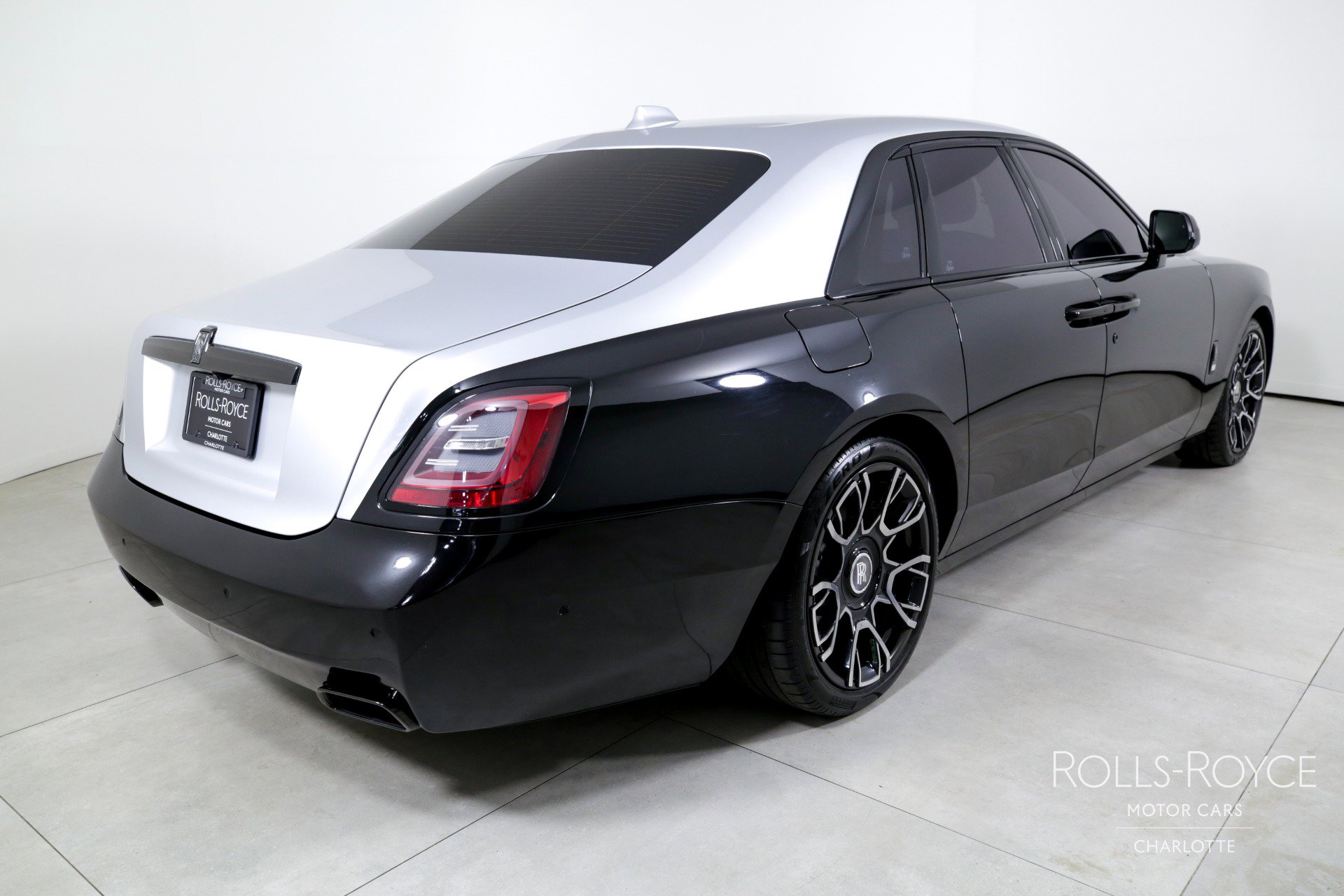Used 2022 Rolls-Royce Ghost Black Badge AWD/4WD image 2