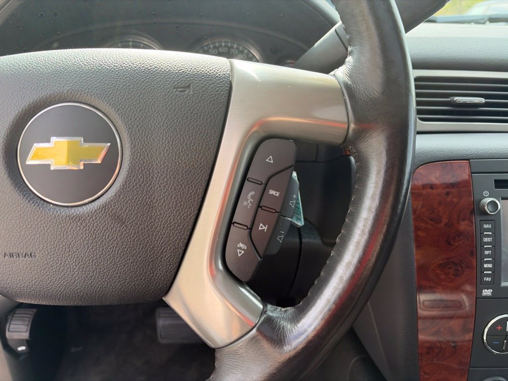 Used 2013 Chevrolet Avalanche LTZ AWD/4WD image 28
