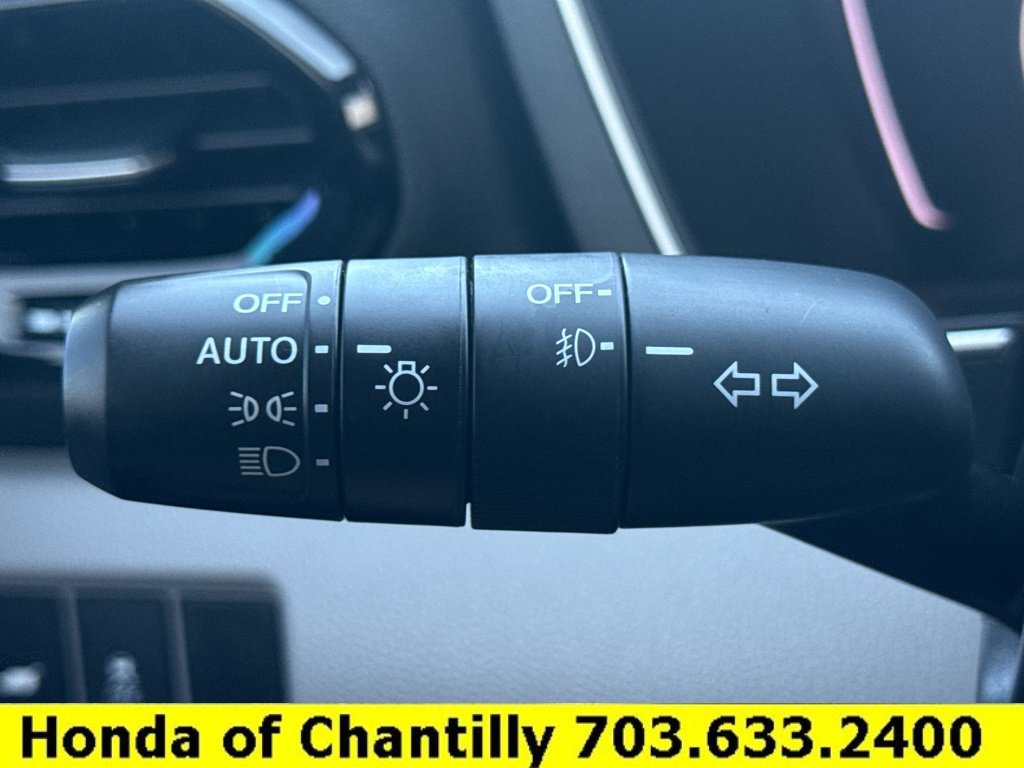 Certified 2025 Honda Pilot Touring image 11