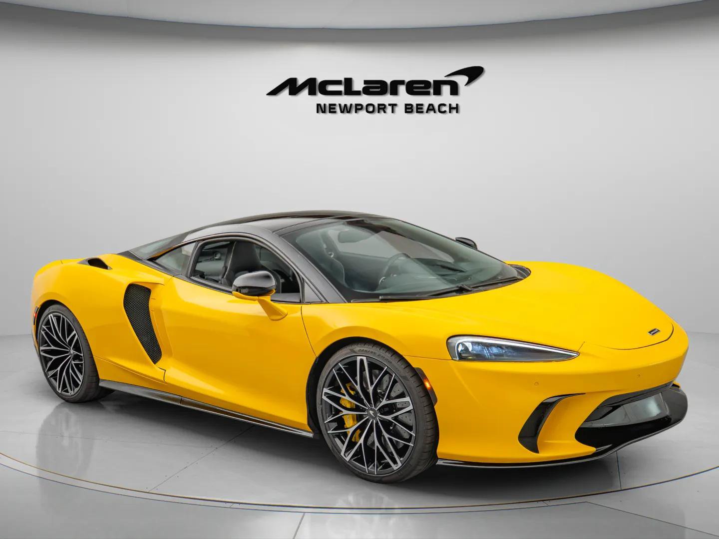 Used 2025 McLaren GTS RWD image 39