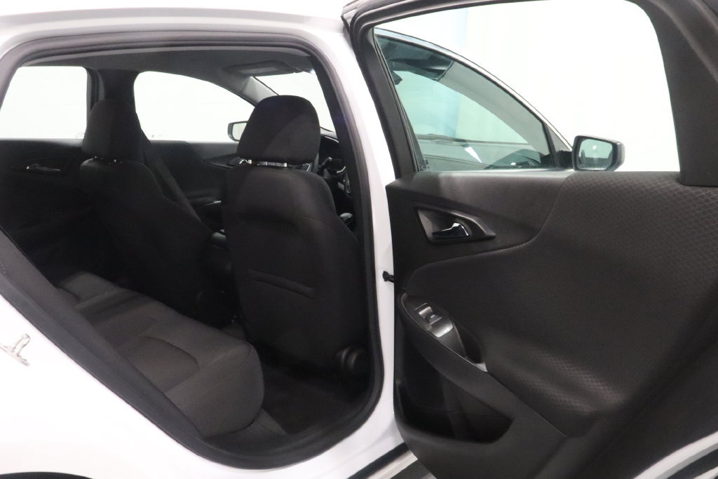 Used 2023 Chevrolet Malibu LS FWD image 17