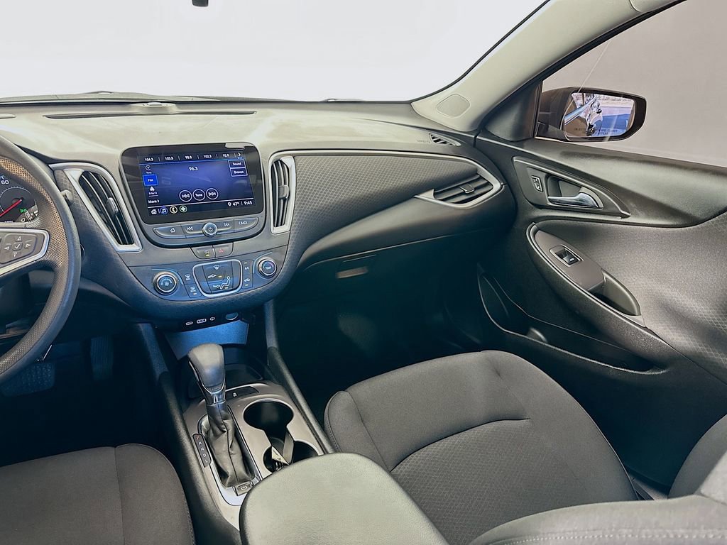 Used 2023 Chevrolet Malibu LS image 22