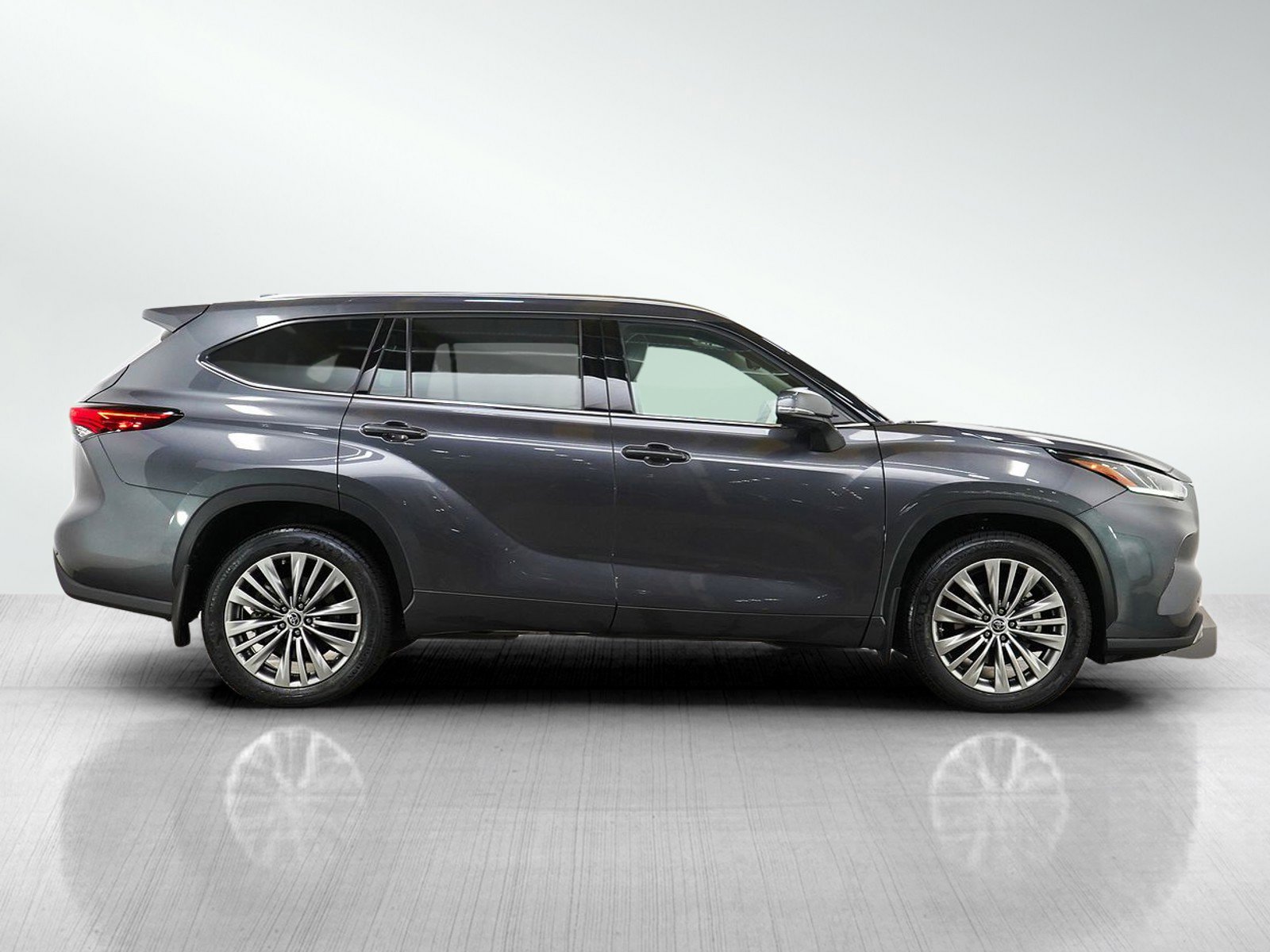 Used 2021 Toyota Highlander Platinum AWD/4WD image 6