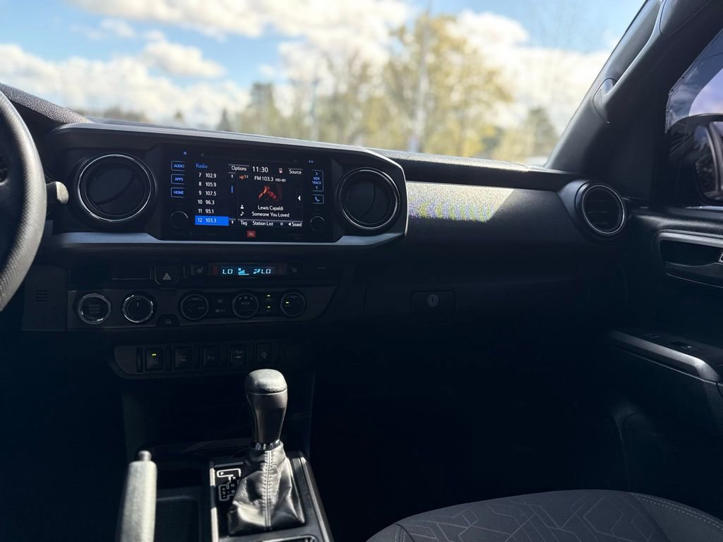 Used 2016 Toyota Tacoma TRD Off-Road image 25