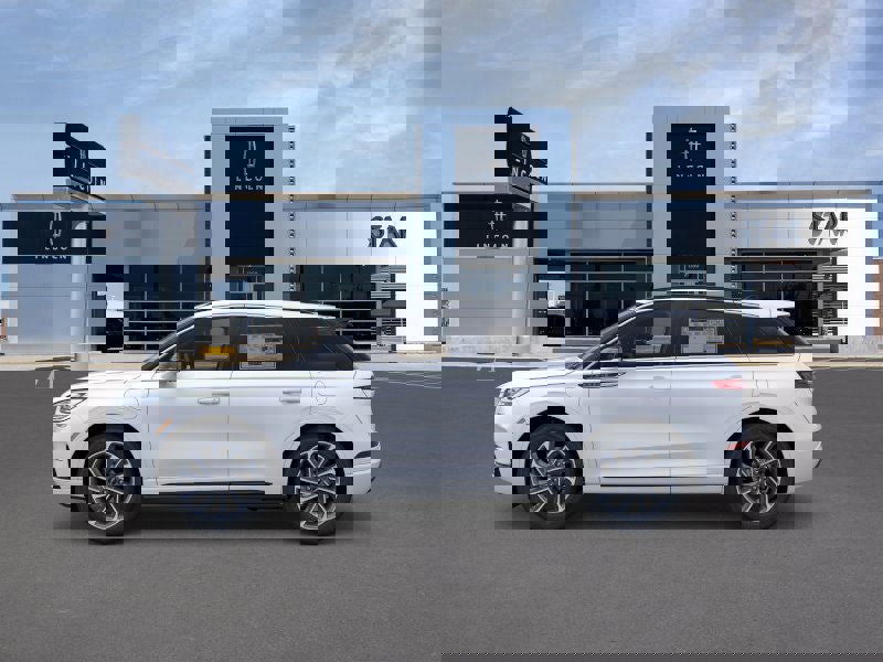 New 2026 Lincoln Corsair Grand Touring image 3