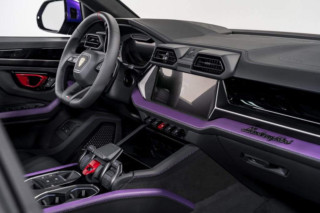 Used 2025 Lamborghini Urus SE image 37