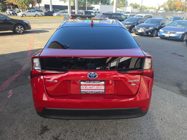 Used 2020 Toyota Prius L Eco w/ Carpet Mat Package FWD image 23