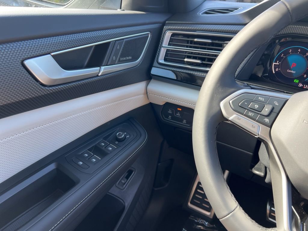 New 2026 Volkswagen Atlas Cross Sport SEL Premium R-Line image 18