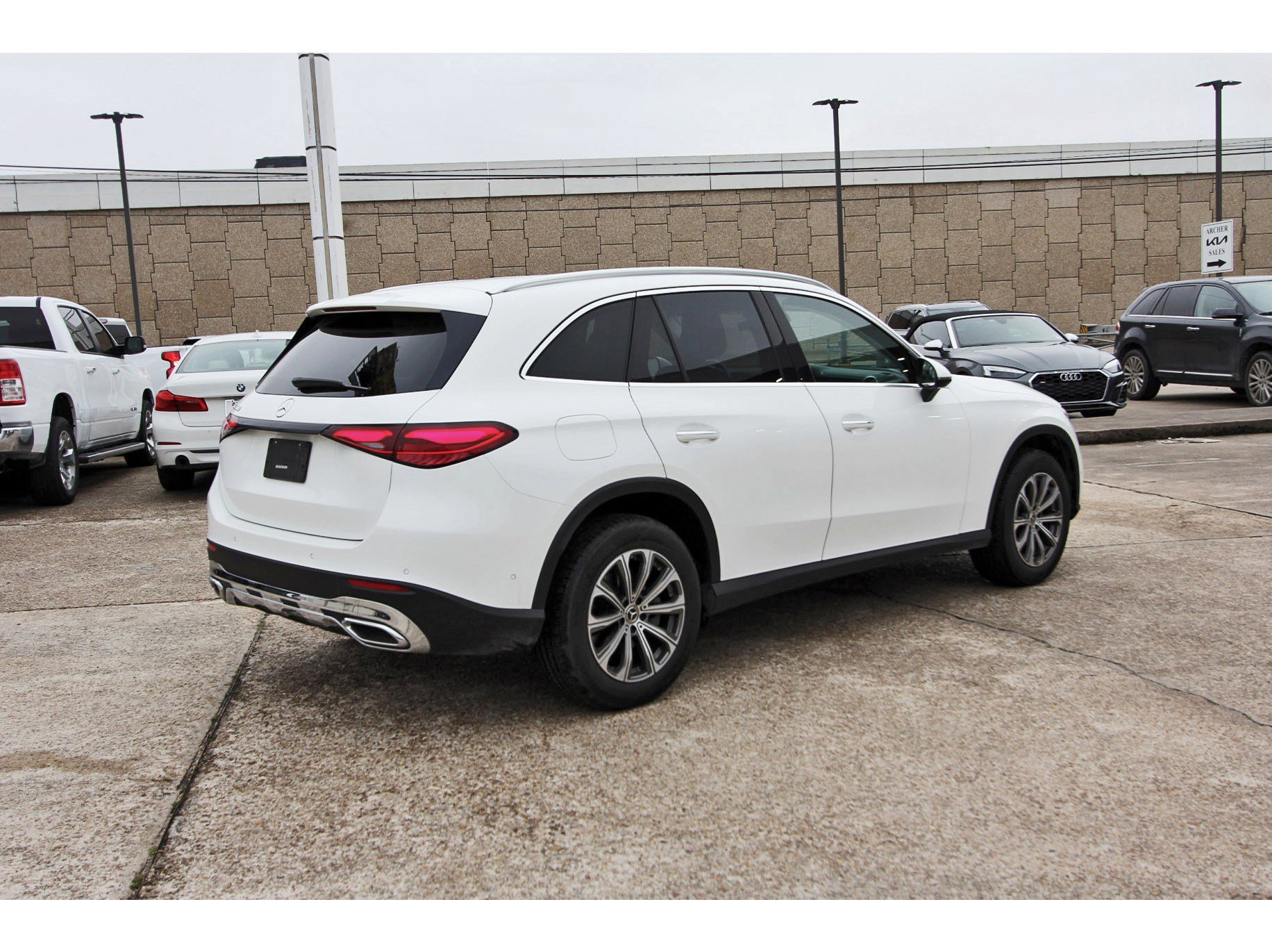Used 2023 Mercedes-Benz GLC 300 image 7