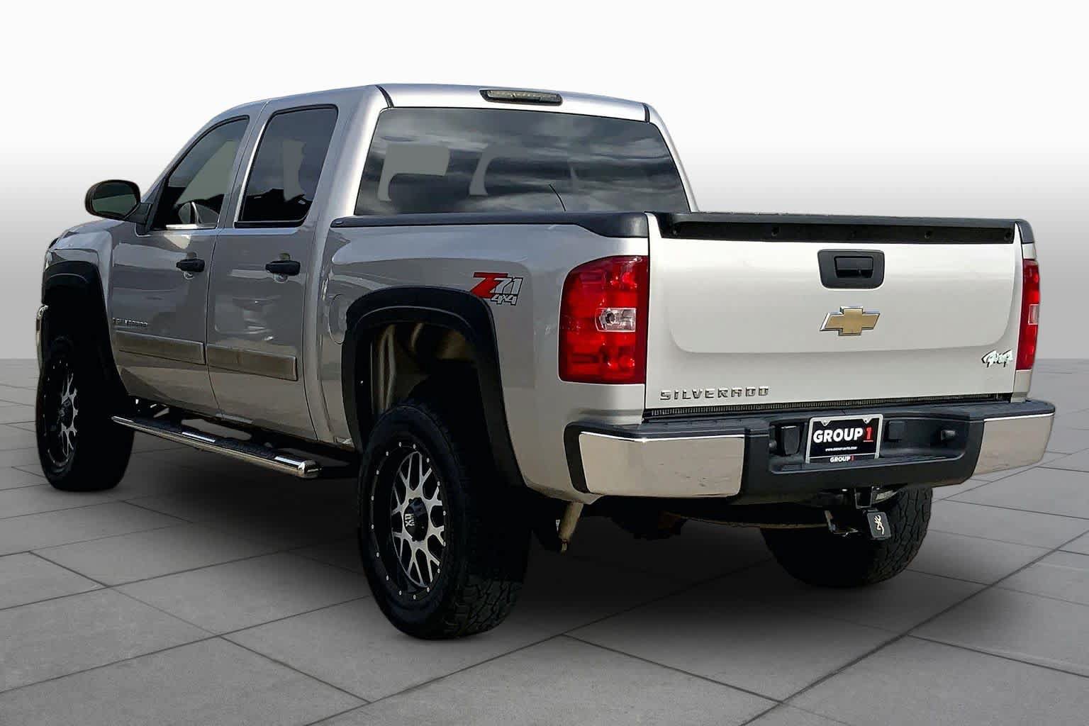 Used 2007 Chevrolet Silverado 1500 LT w/ 1LT Convenience Package AWD/4WD image 11