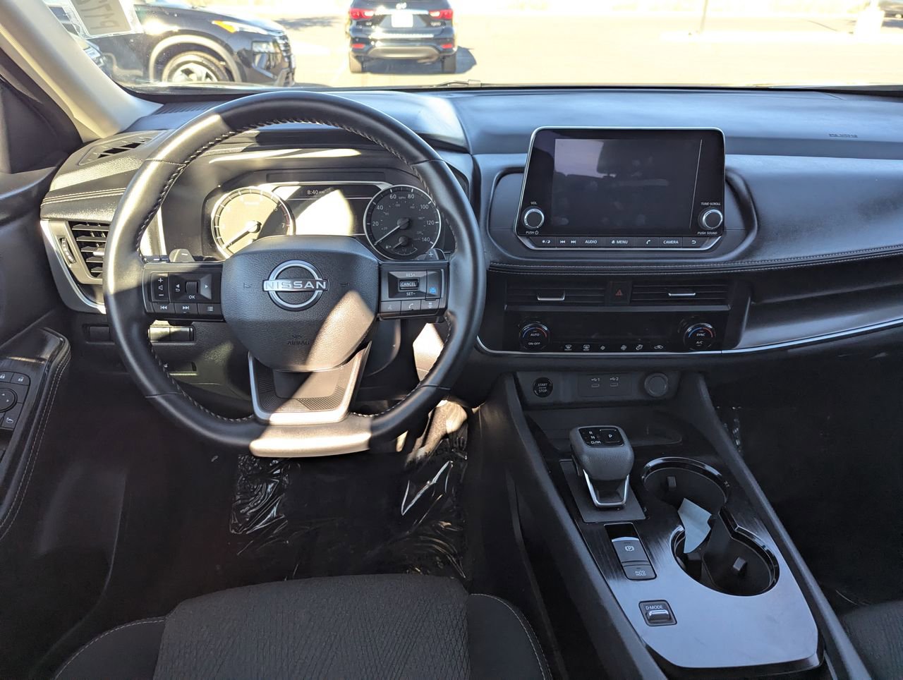 Certified 2025 Nissan Rogue SV image 19