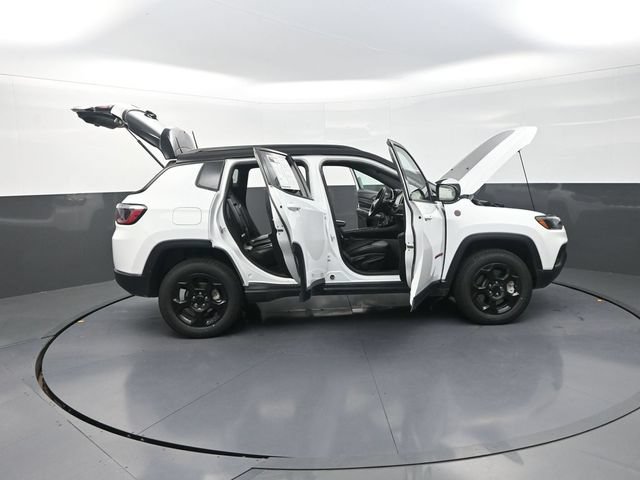Used 2023 Jeep Compass Trailhawk w/ Trailhawk Convenience Group AWD/4WD image 36