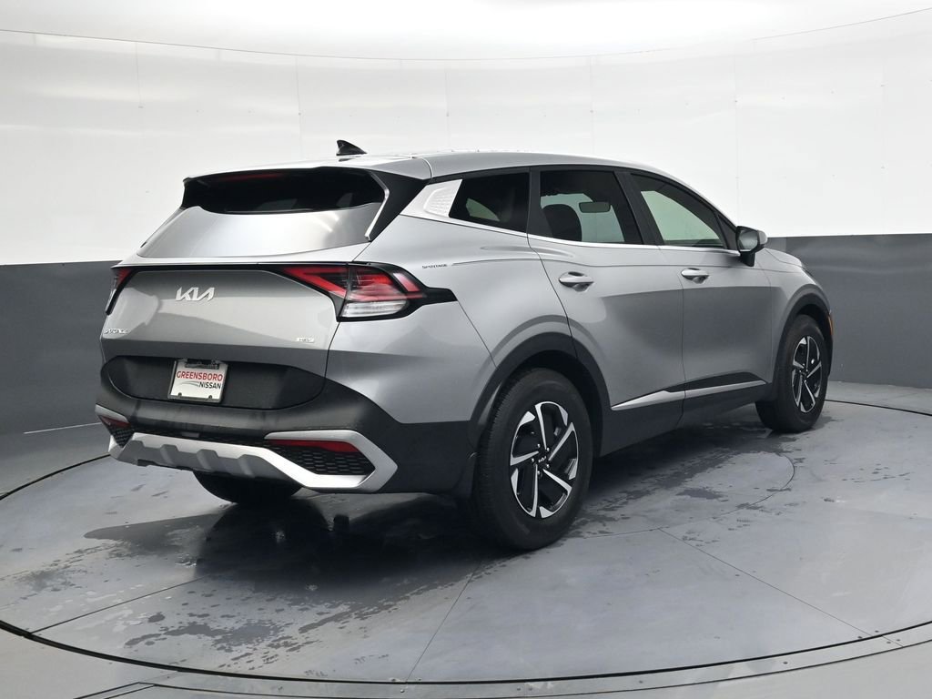 Used 2024 Kia Sportage LX image 4