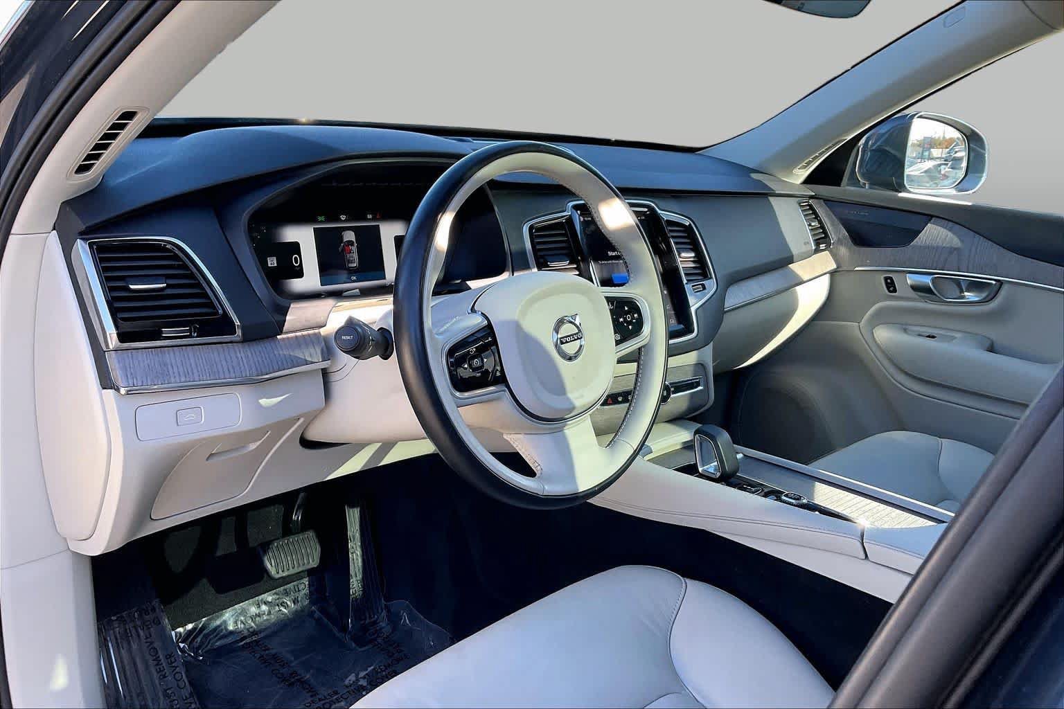 Used 2023 Volvo XC90 B6 Plus w/ Protection Package Premier AWD/4WD image 17