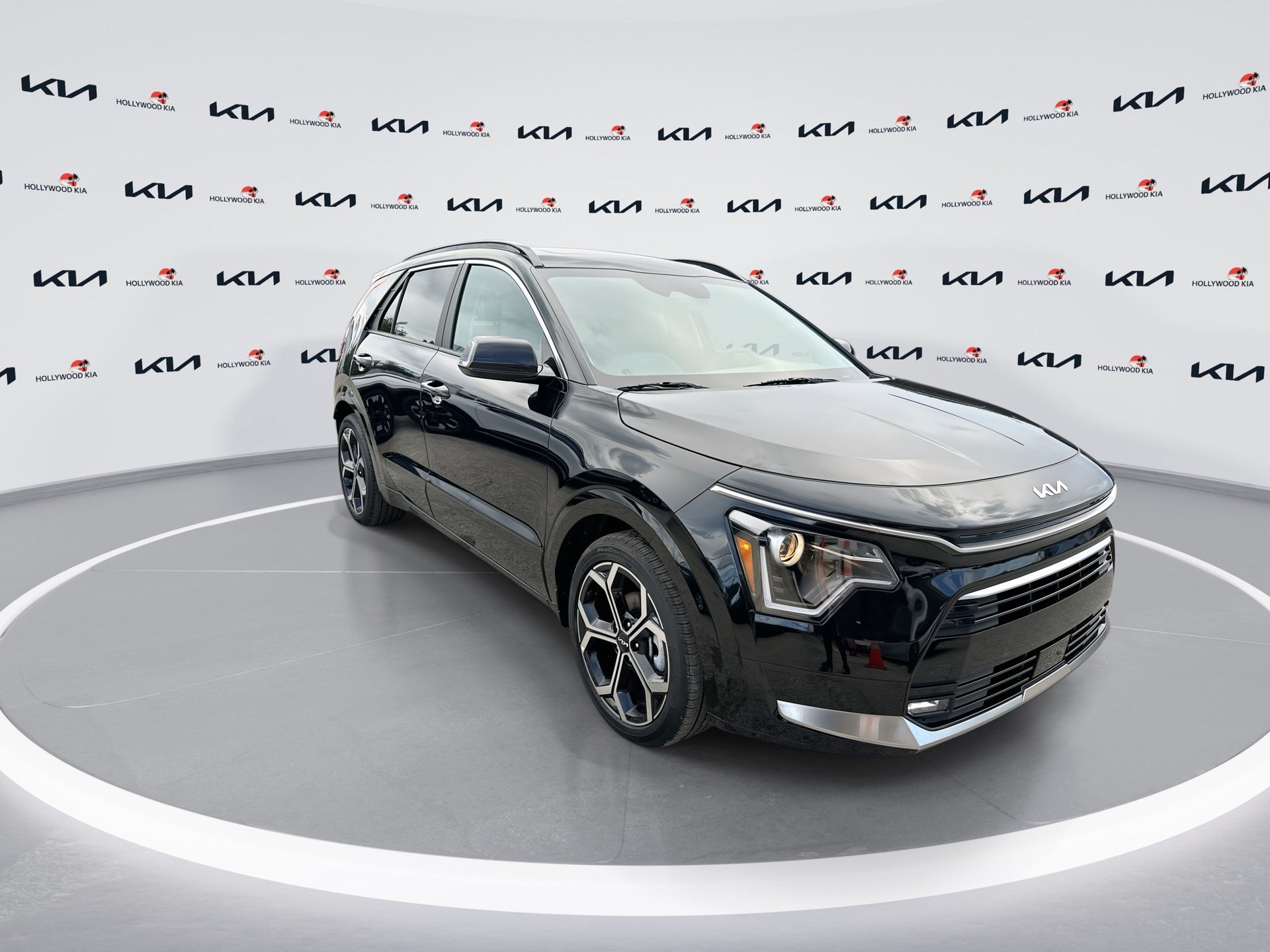 Certified 2025 Kia Niro EX Touring FWD image 2