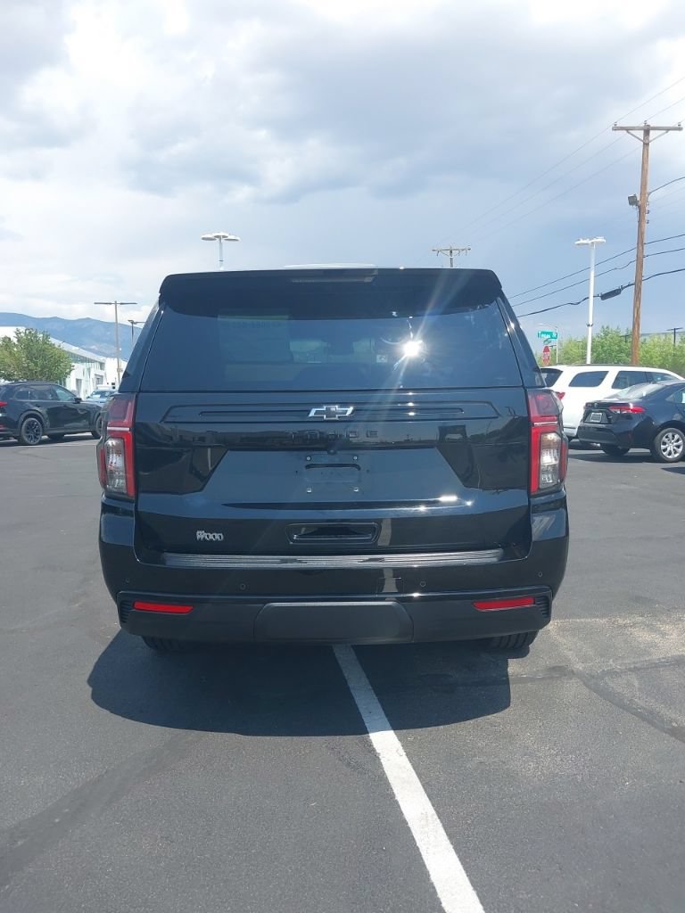 Used 2024 Chevrolet Tahoe Z71 w/ Luxury Package AWD/4WD image 3