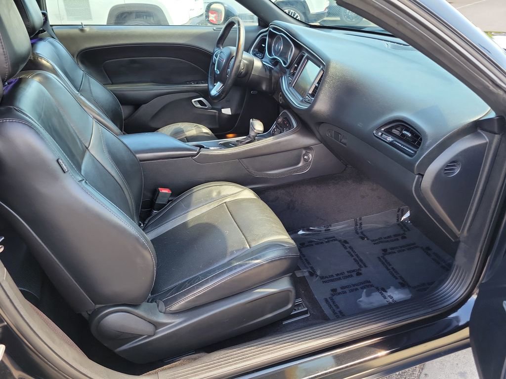 Used 2015 Dodge Challenger SXT Plus image 17