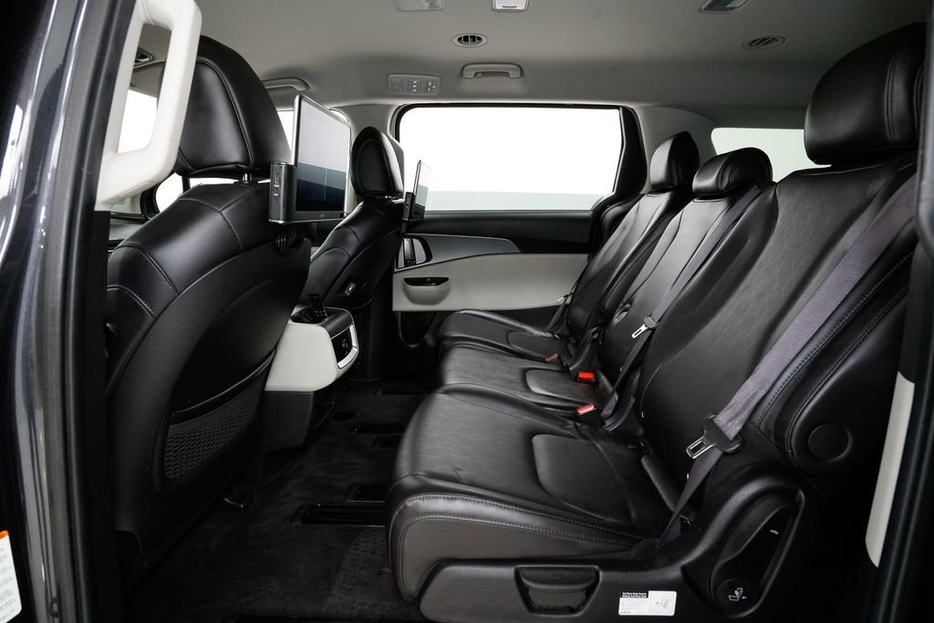 Certified 2022 Kia Carnival LX image 21