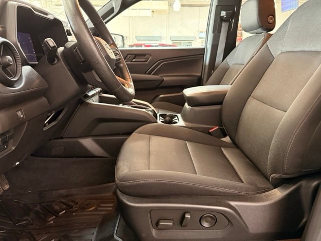 Used 2023 Chevrolet Colorado Trail Boss w/ Advanced Trailering Package AWD/4WD image 9