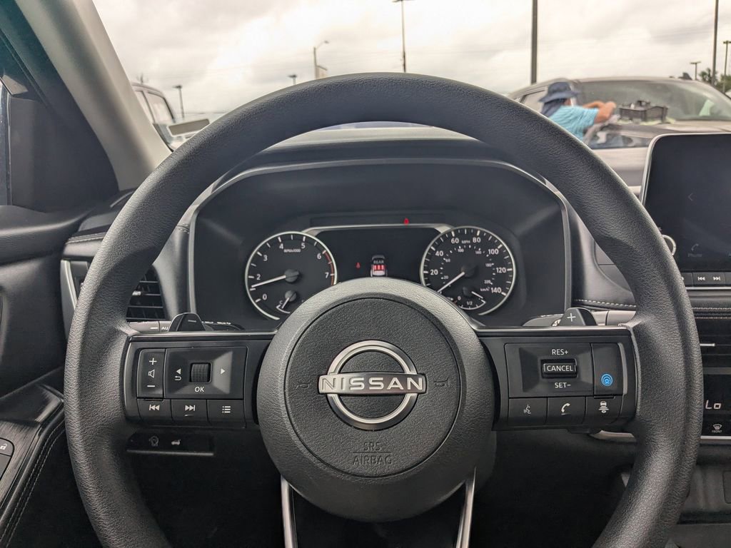 Used 2024 Nissan Rogue SV FWD image 23