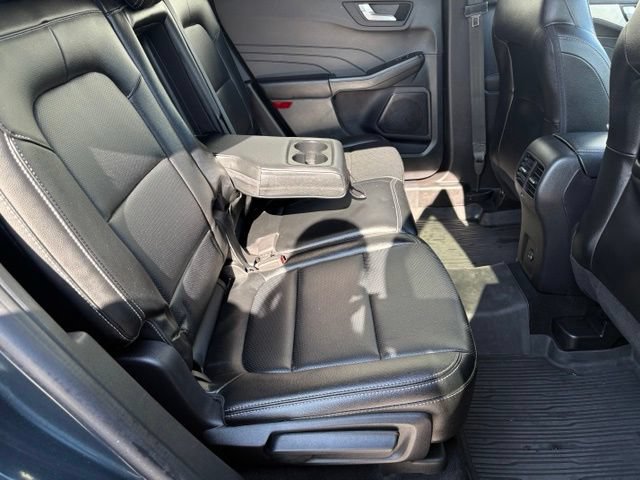 Used 2022 Ford Escape SEL w/ Equipment Group 302A AWD/4WD image 17