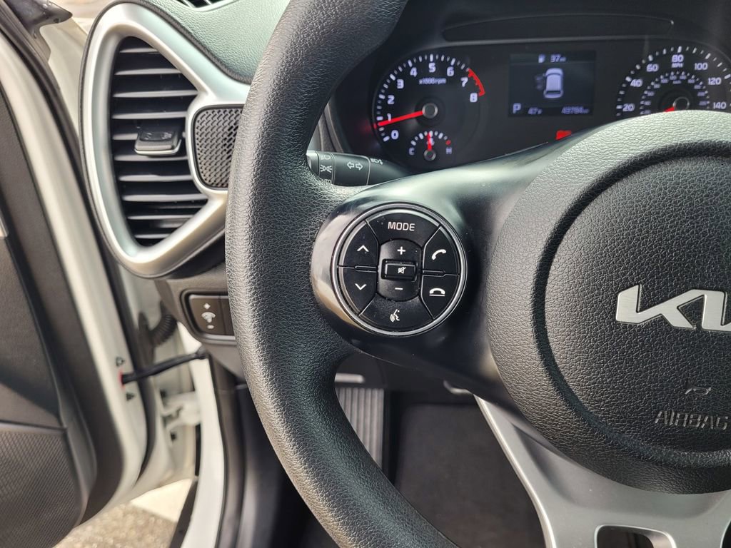 Used 2022 Kia Soul LX image 20