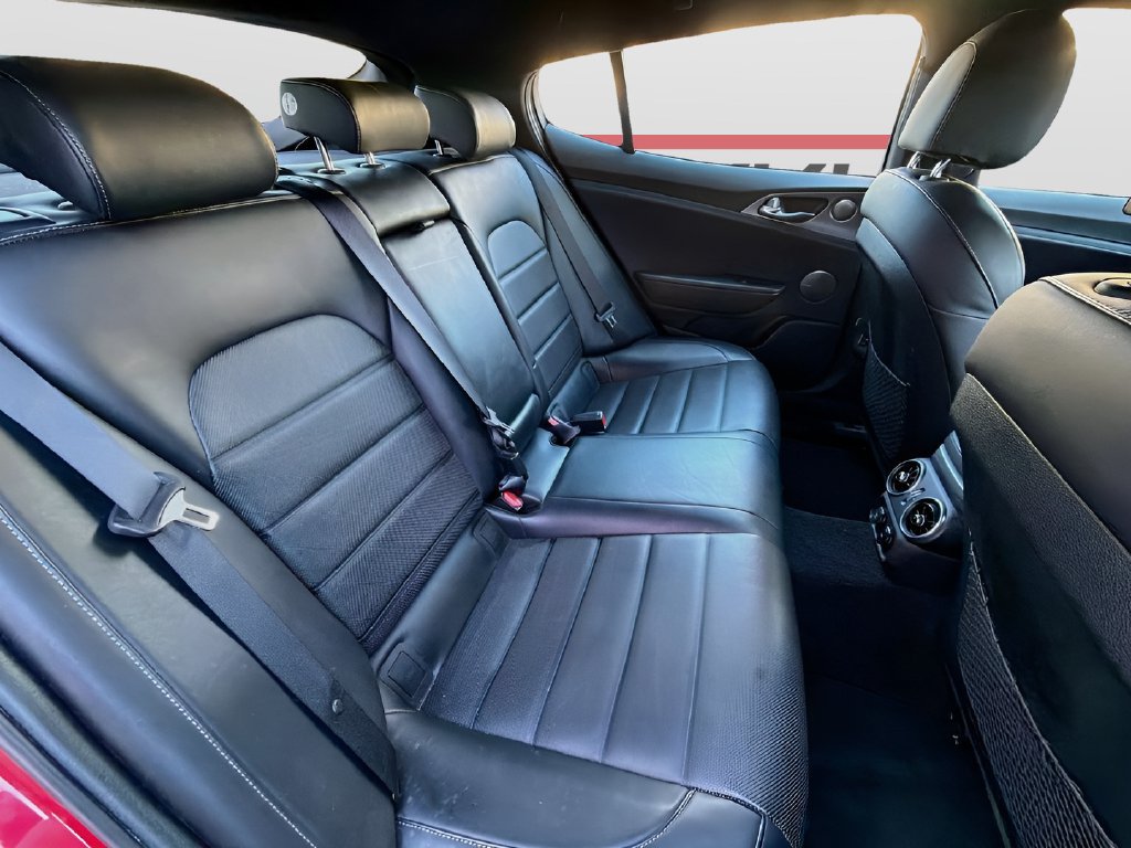 Used 2018 Kia Stinger GT2 RWD image 28