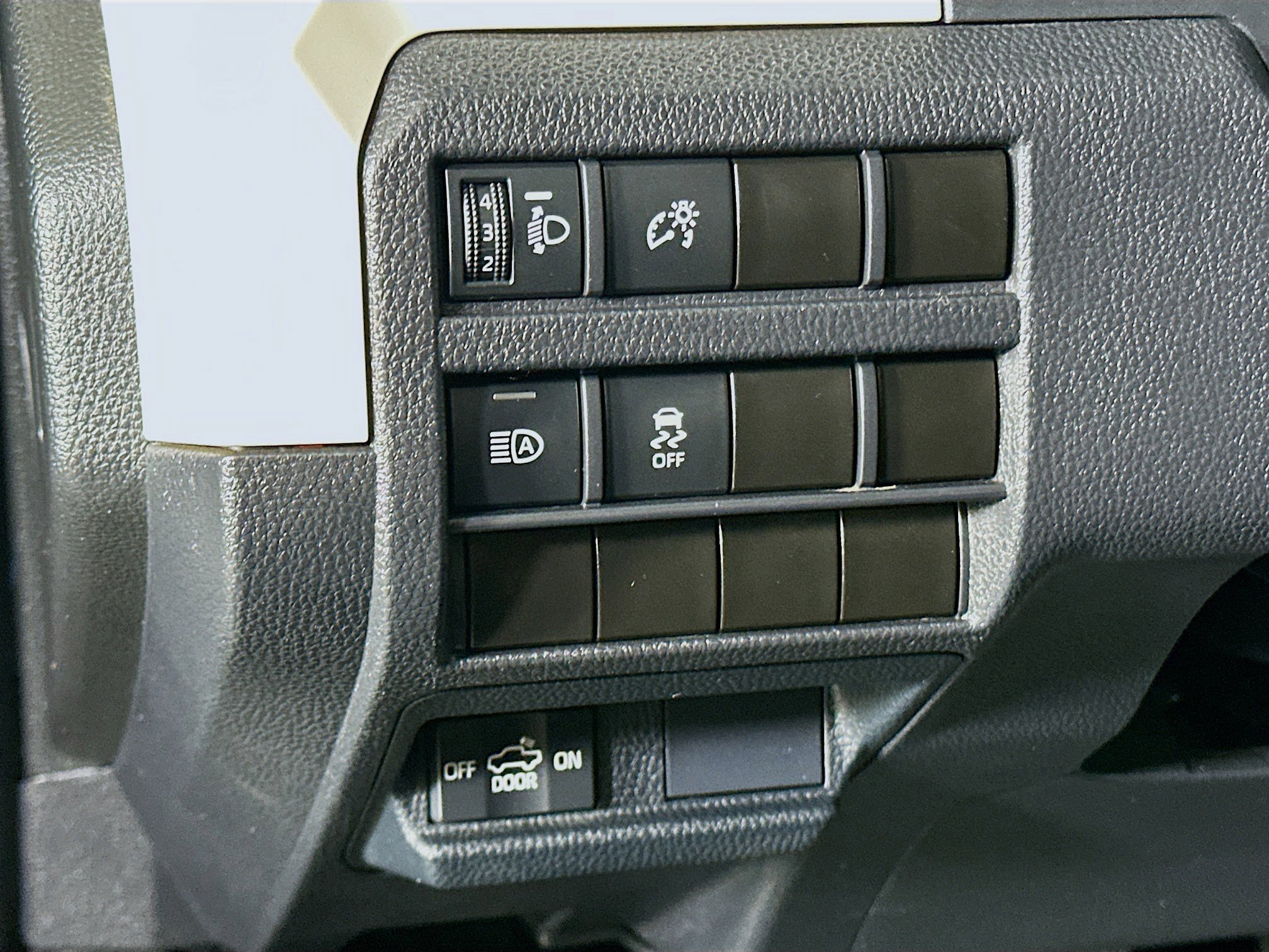 Used 2024 Toyota Tacoma TRD Off-Road AWD/4WD image 17