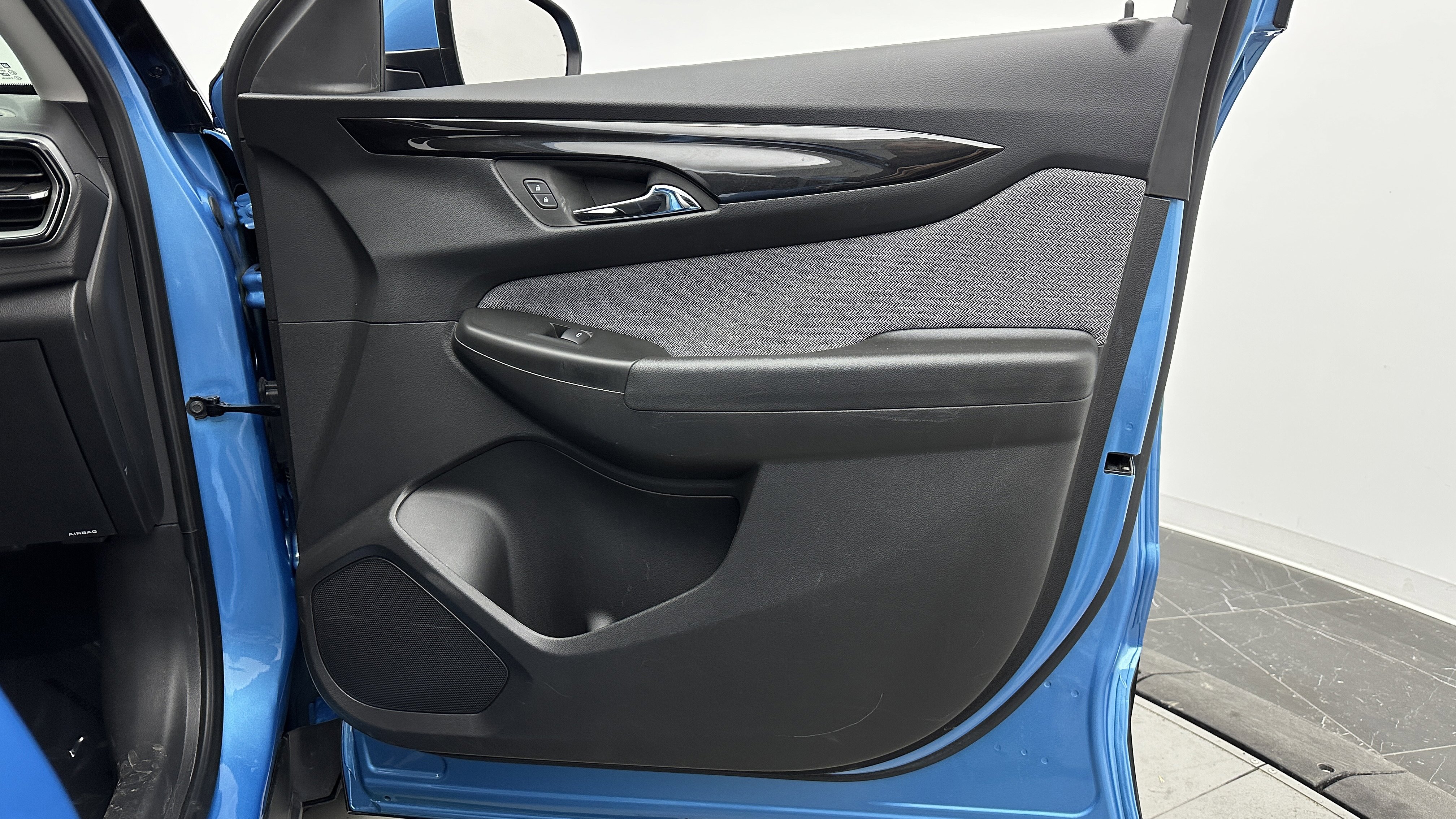 Used 2025 Chevrolet TrailBlazer LT image 31