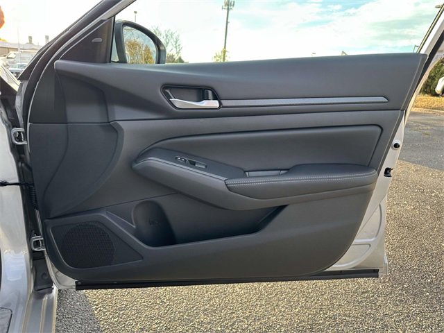 New 2025 Nissan Altima 2.5 SV w/ SV Special Edition Package image 8