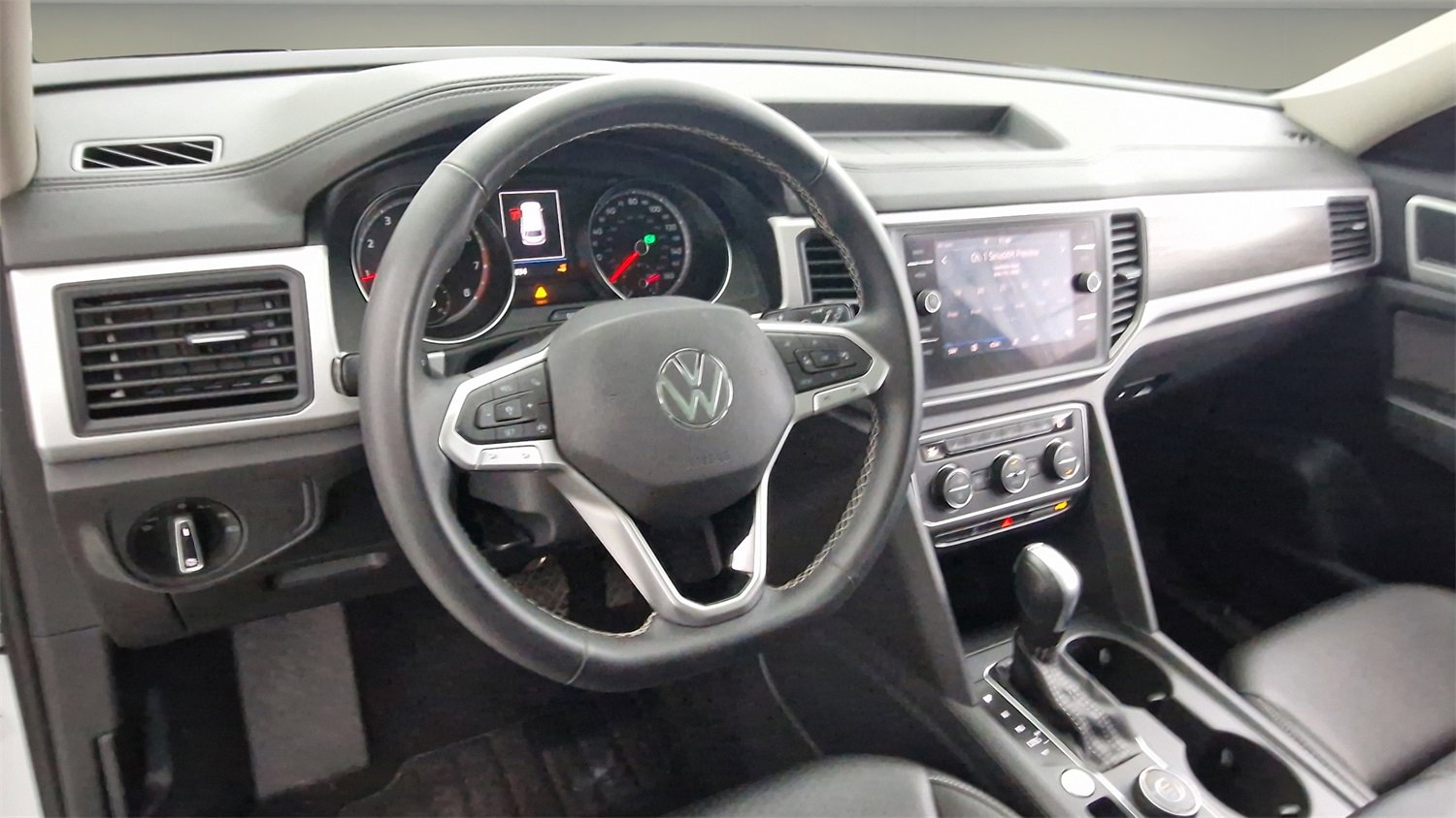 Used 2021 Volkswagen Atlas SE w/ Panoramic Sunroof Package image 12