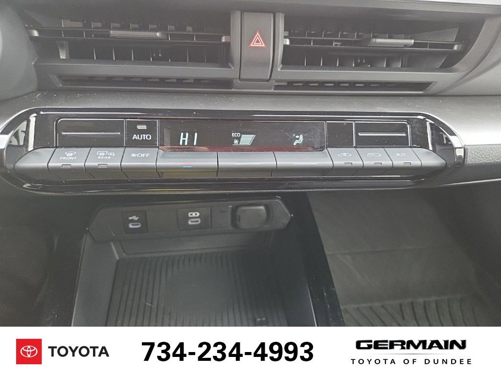 Used 2025 Toyota Prius LE image 27