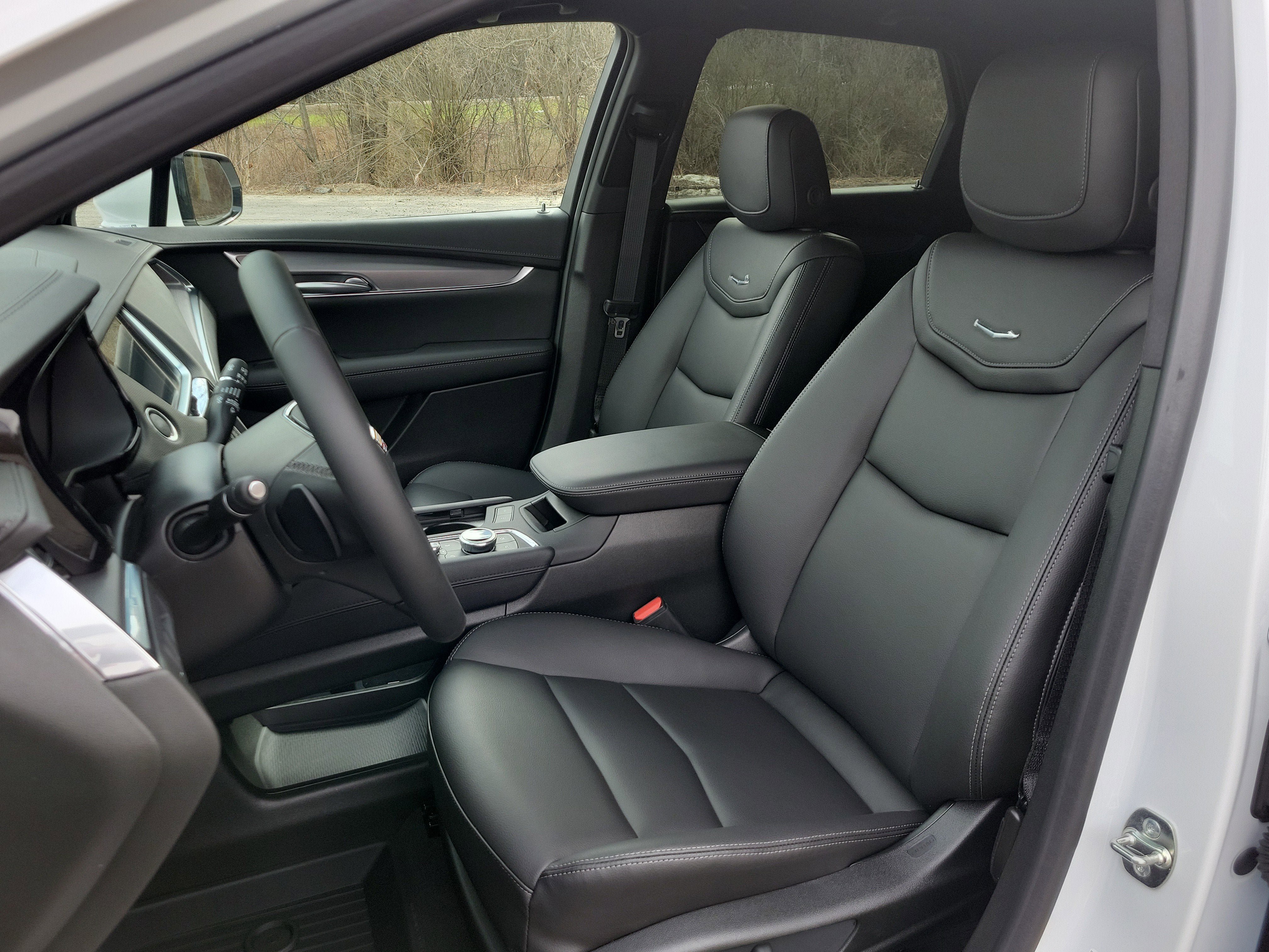 New 2026 Cadillac XT5 Luxury w/ LPO, Floor Liner Package AWD/4WD image 4