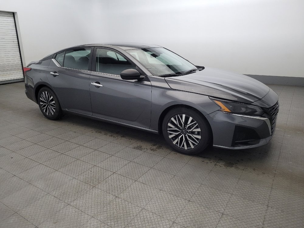 Used 2024 Nissan Altima 2.5 SV image 11