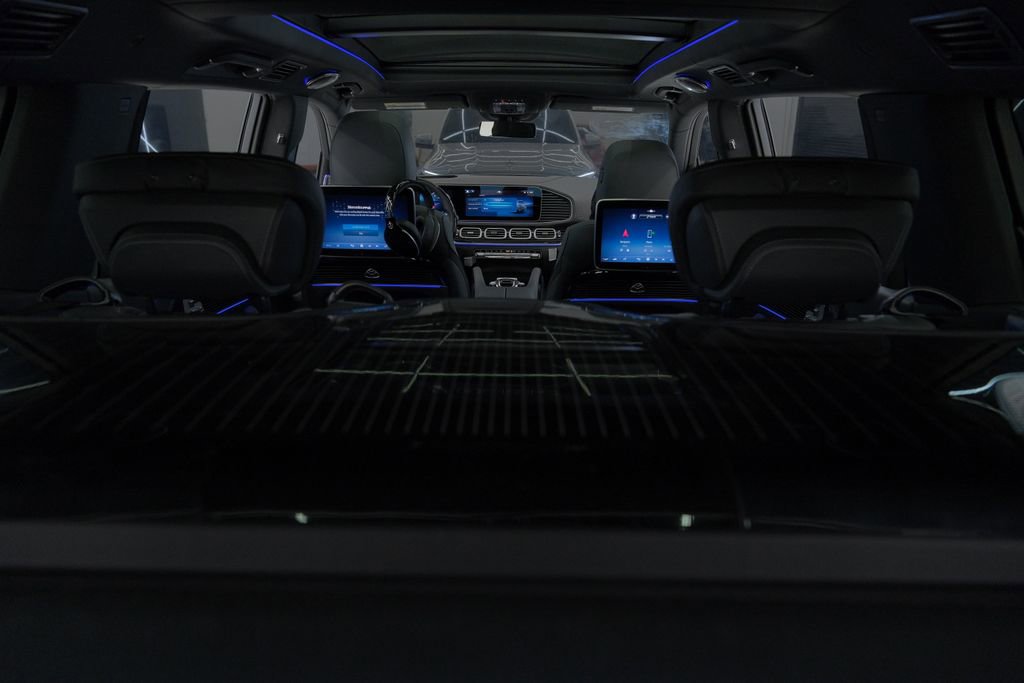 Used 2026 Mercedes-Benz Maybach GLS 600 4MATIC image 46