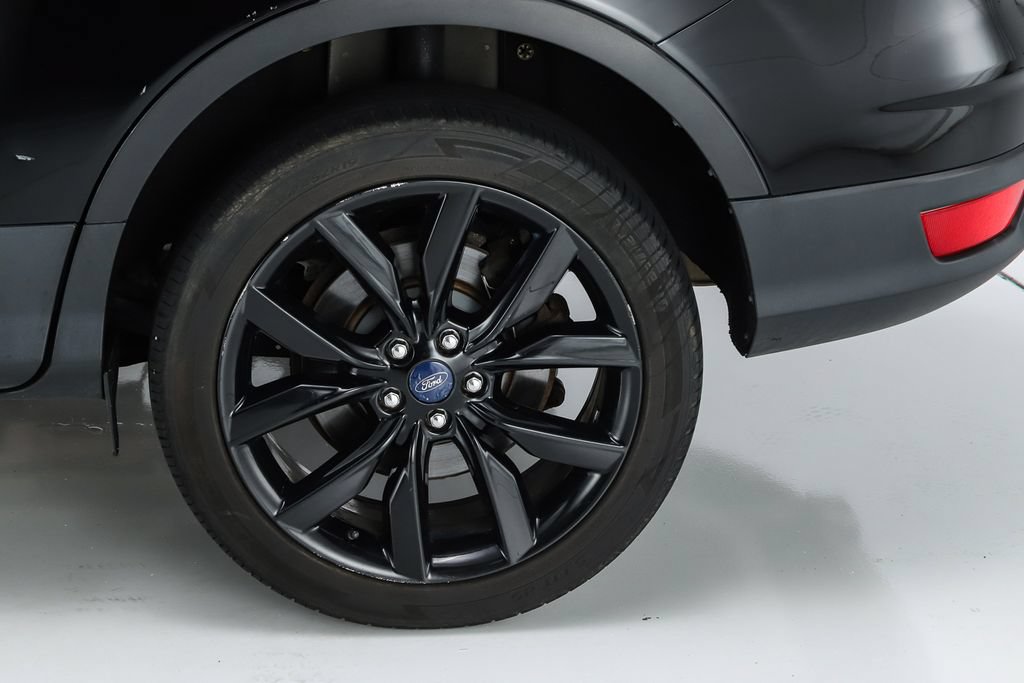 Used 2017 Ford Escape SE w/ Equipment Group 201A AWD/4WD image 7