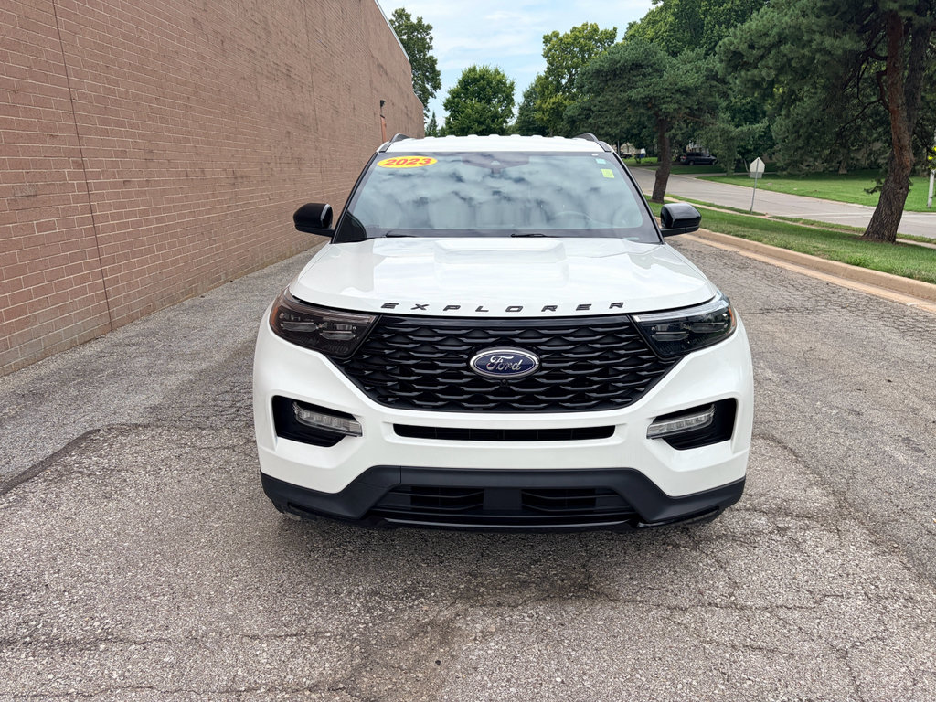 Used 2023 Ford Explorer ST-Line w/ Class IV Trailer Tow Package AWD/4WD image 8
