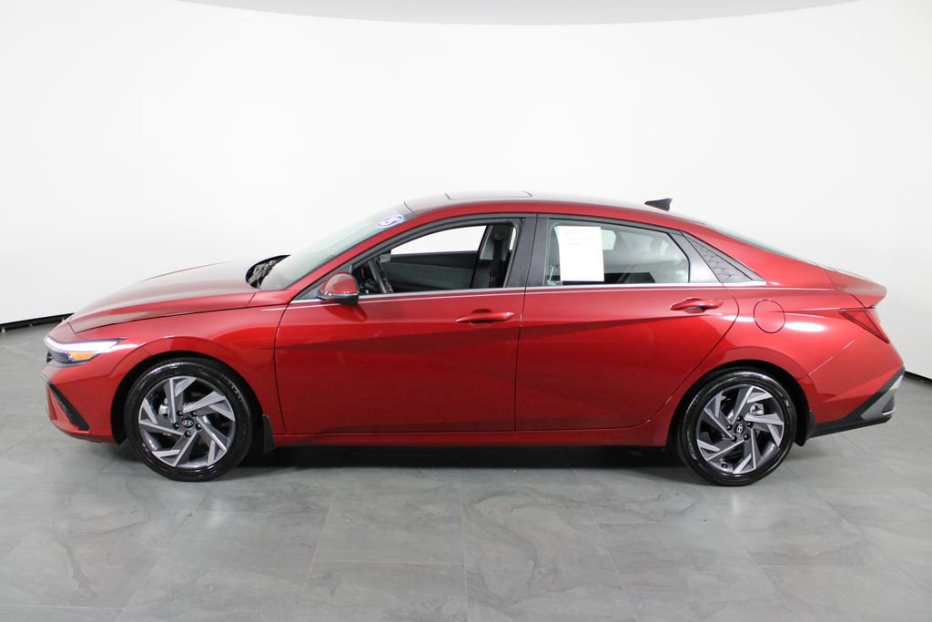 Certified 2025 Hyundai Elantra Limited image 10