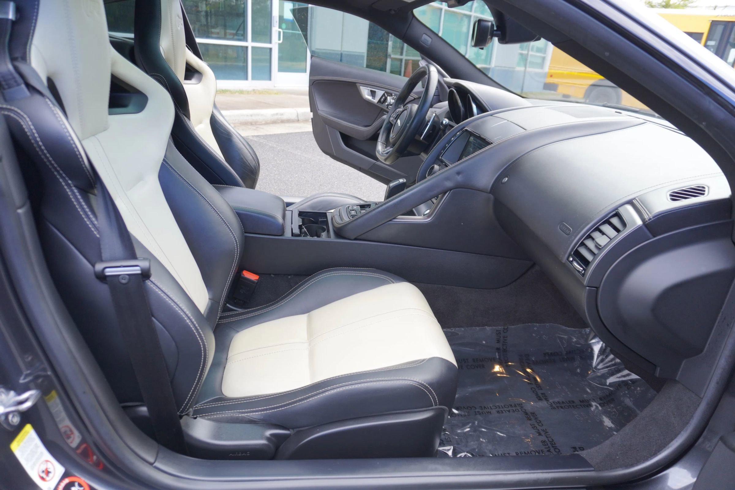 Used 2017 Jaguar F-TYPE R image 14