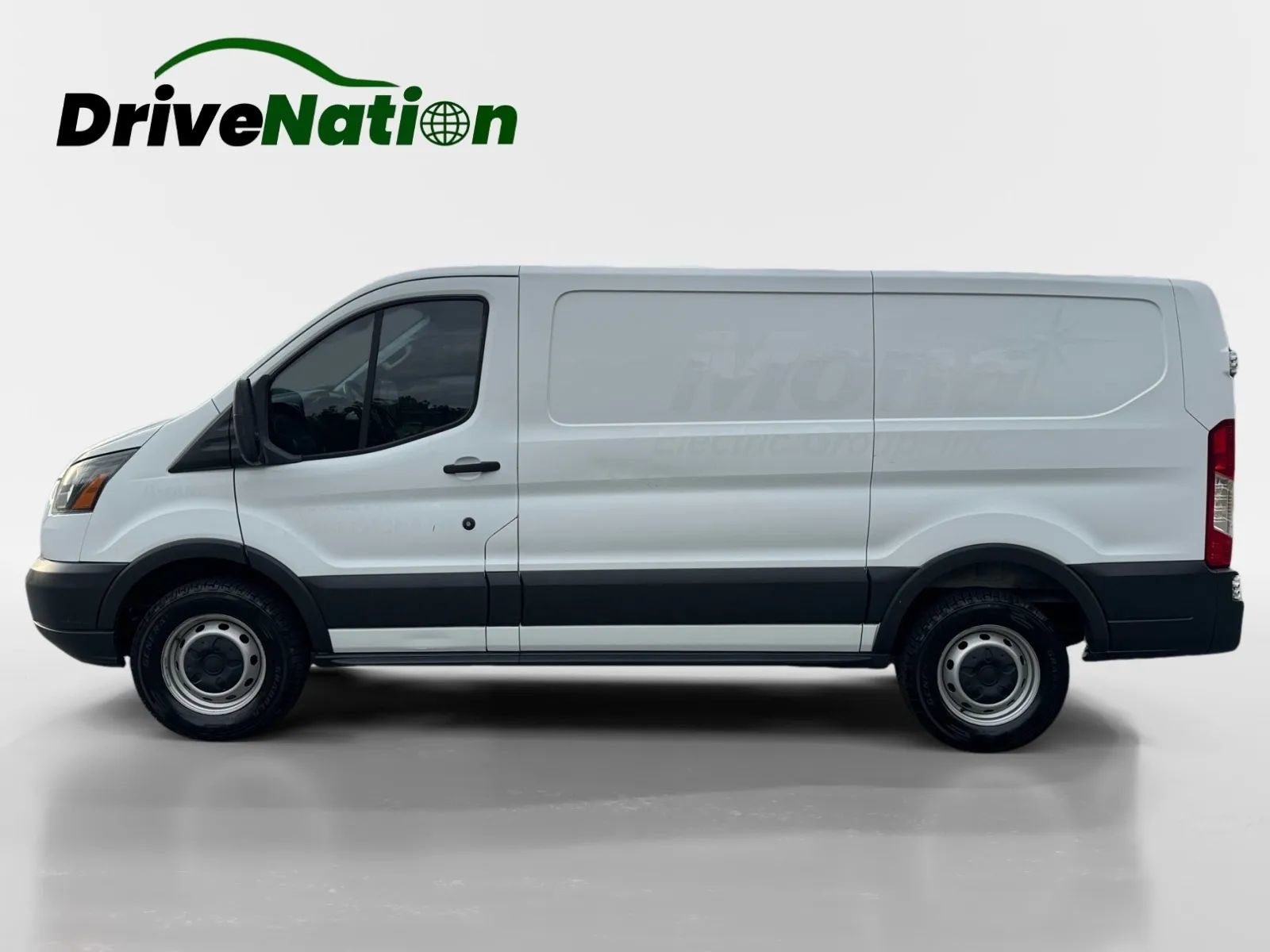 Used 2016 Ford Transit 250 130 Low Roof RWD image 8