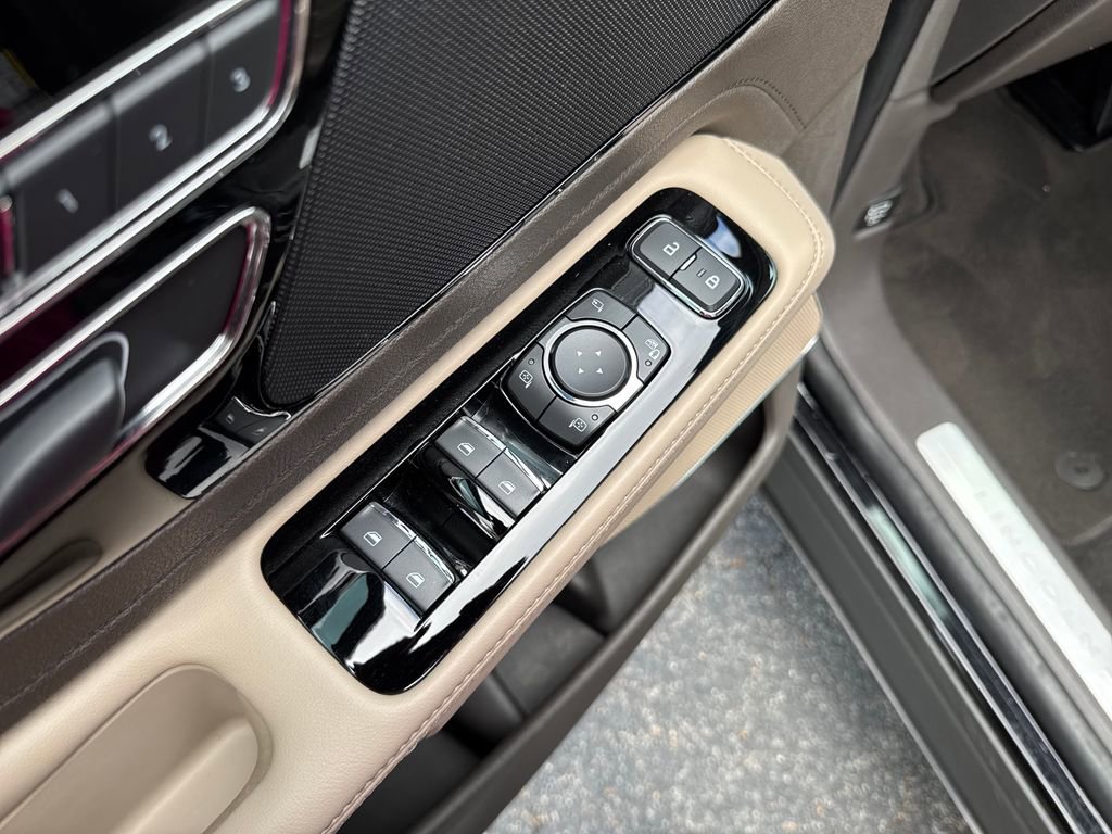 Used 2023 Lincoln Aviator AWD w/ Premium Package image 21