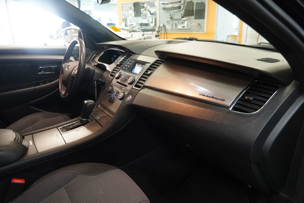 Used 2016 Ford Taurus SEL image 24