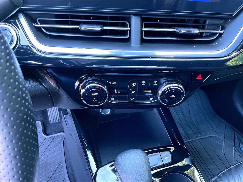 Used 2024 Chevrolet Trax RS FWD image 26