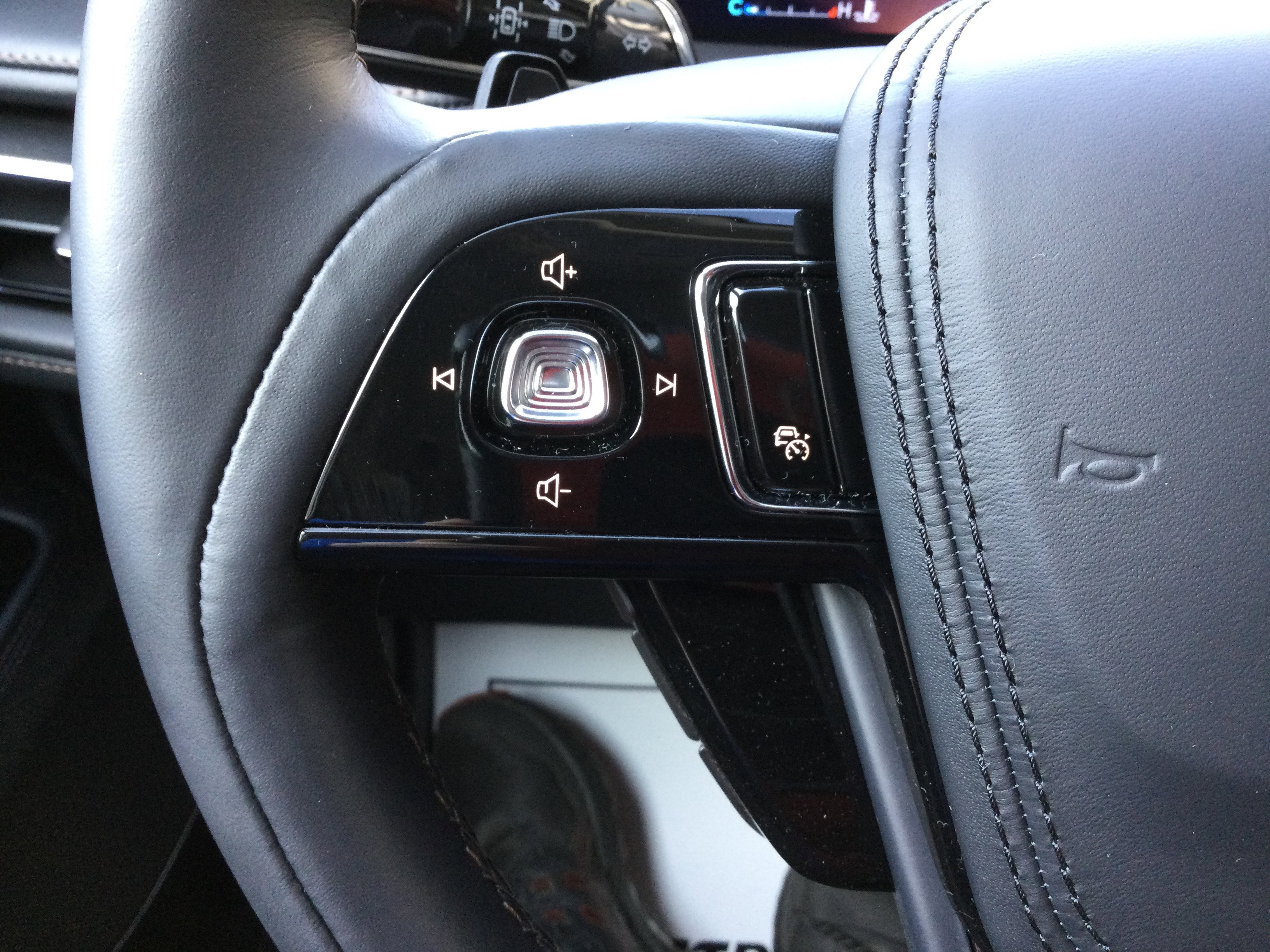 New 2025 Lincoln Aviator Reserve w/ Illumination Package image 14