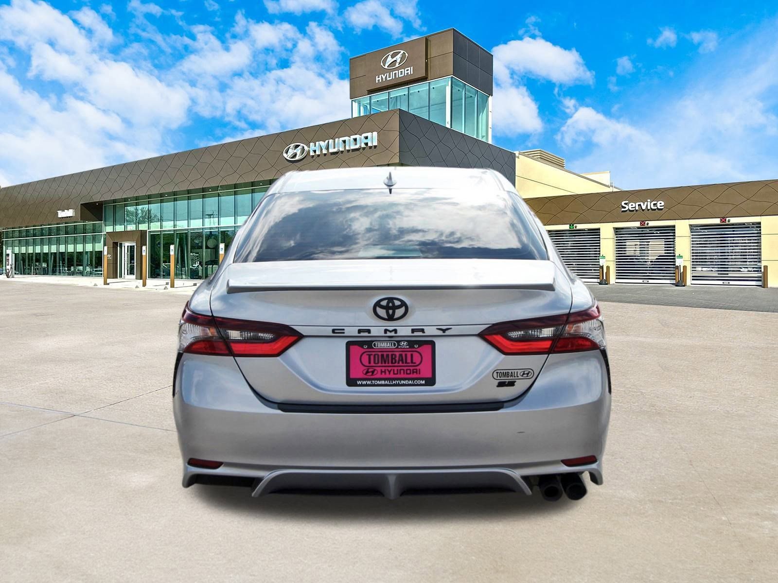 Used 2024 Toyota Camry SE image 7