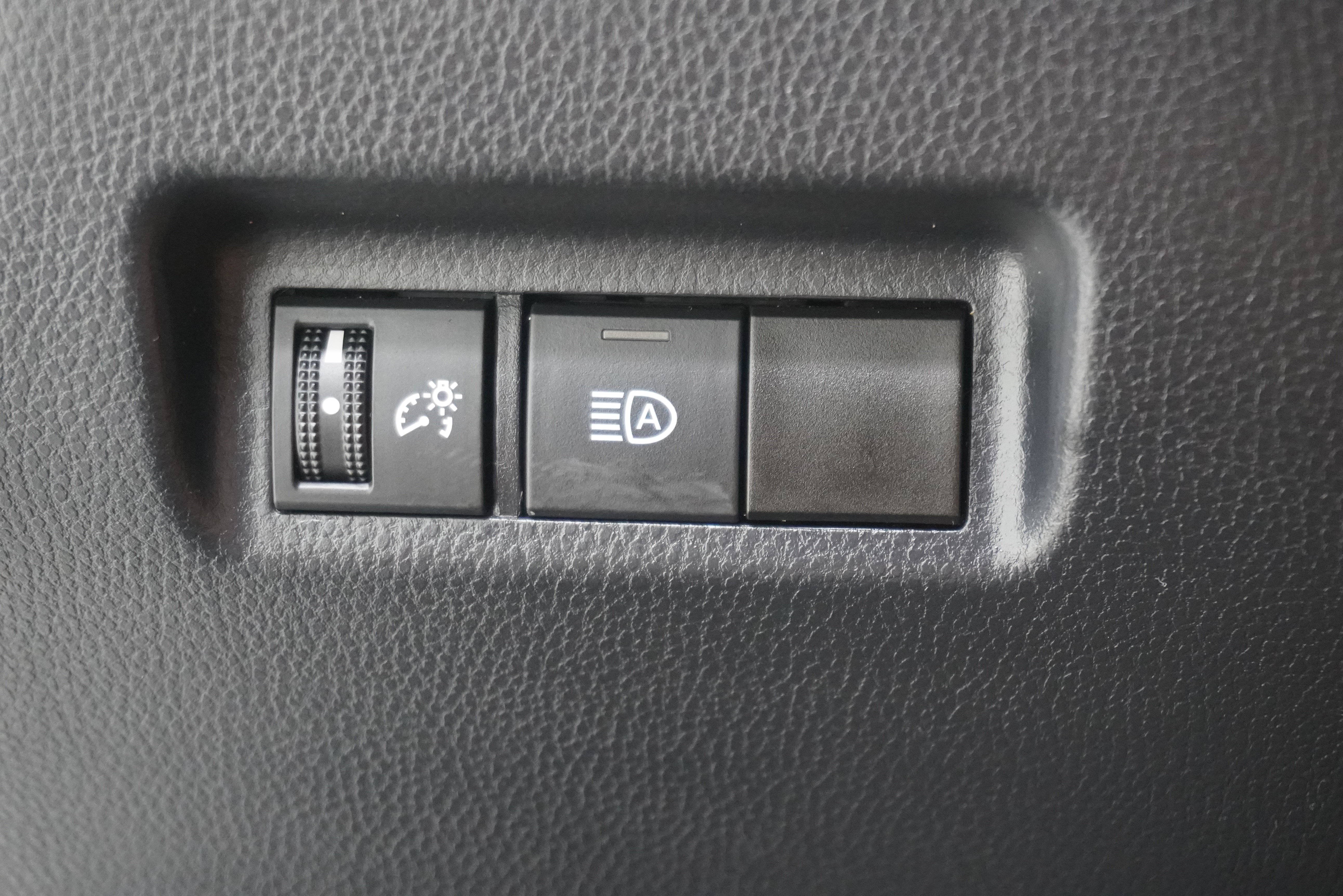 Used 2020 Toyota RAV4 XLE FWD image 22