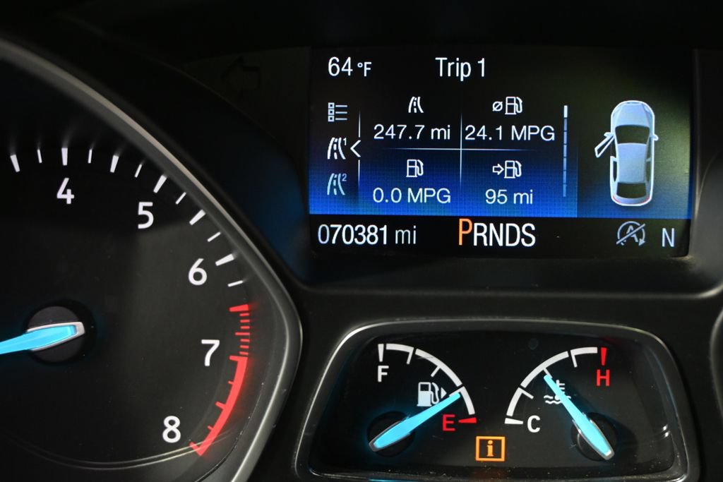 Used 2017 Ford Escape Titanium w/ Equipment Group 301A AWD/4WD image 26